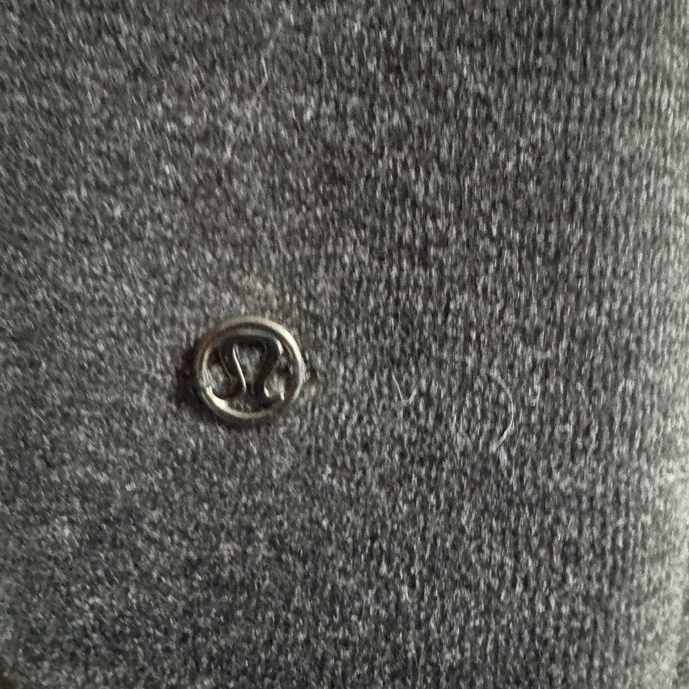 Lululemon Every‎ Moment Crew velour velvet sweatshirt in heathered black. Size 6